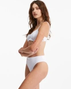 Billabong Sunrays Kenzley Underwire Bikini Topwhite 8 Billabong Sunrays Kenzley Underwire Bikini Topwhite -BILLABONG Sales abjx300176 billabongw wht sd1